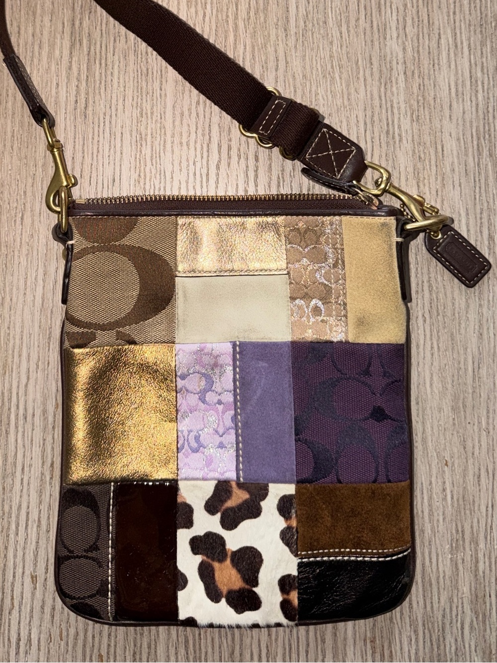 Y2K Coach Patchwork Swingpack
Crossbody Bag F10514
